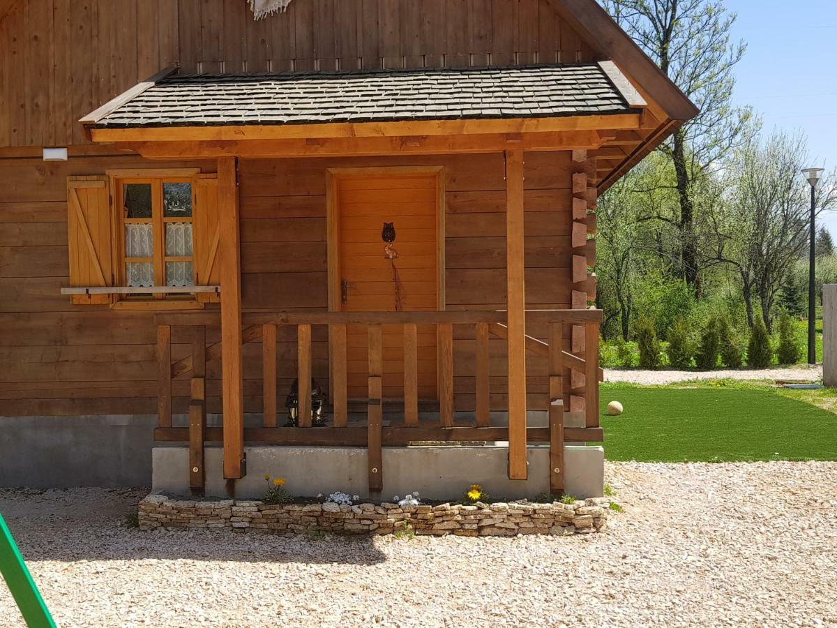 Vodenica Vrelo Chalets Vrelo Korenicko Exterior photo